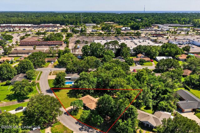 1301 Churchill Drive, Ocean Springs, MS 39564