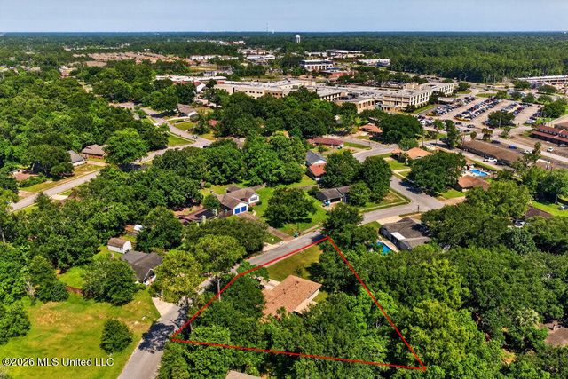 1301 Churchill Drive, Ocean Springs, MS 39564
