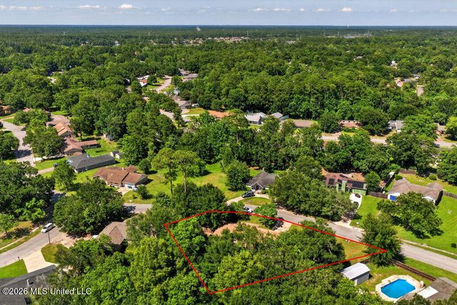1301 Churchill Drive, Ocean Springs, MS 39564