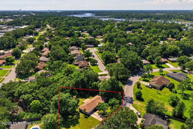 1301 Churchill Drive, Ocean Springs, MS 39564