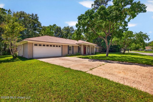 1301 Churchill Drive, Ocean Springs, MS 39564