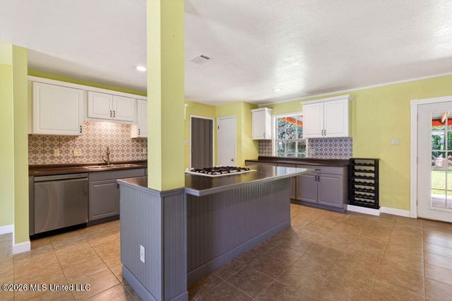 1301 Churchill Drive, Ocean Springs, MS 39564