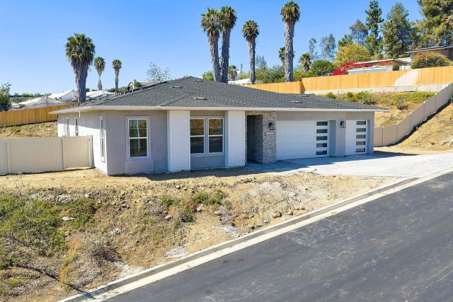 1741 Ishihara Rd, Vista, CA 92084
