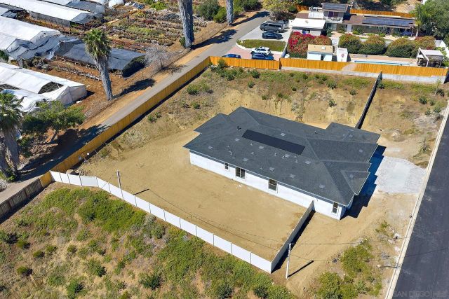 1741 Ishihara Rd, Vista, CA 92084