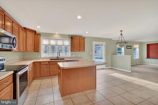 1416 WHEATFIELD DR, York, PA 17408