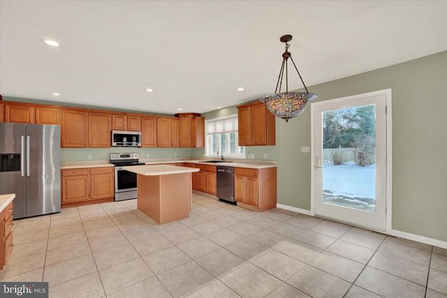 1416 WHEATFIELD DR, York, PA 17408