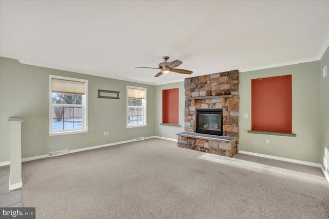 1416 WHEATFIELD DR, York, PA 17408