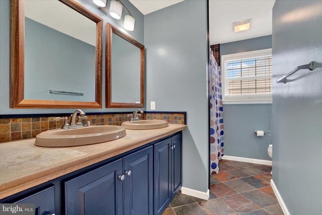 1416 WHEATFIELD DR, York, PA 17408