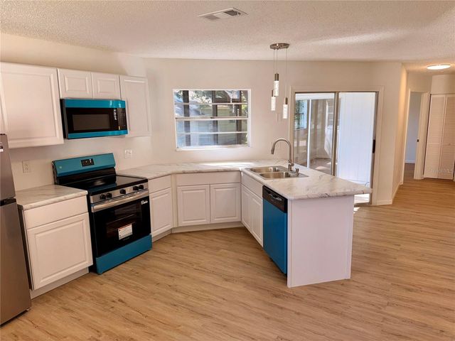 201 FERNWOOD STREET, Leesburg, FL 34748