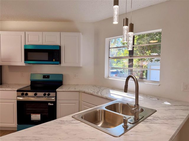 201 FERNWOOD STREET, Leesburg, FL 34748