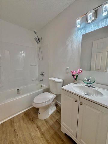 201 FERNWOOD STREET, Leesburg, FL 34748