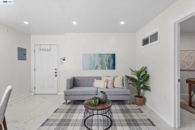 3270 Keith Ave, Castro Valley, CA 94546