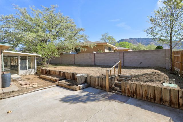 2500 La Charles Drive NE, Albuquerque, NM 87112