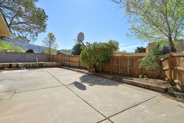 2500 La Charles Drive NE, Albuquerque, NM 87112