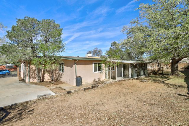 2500 La Charles Drive NE, Albuquerque, NM 87112