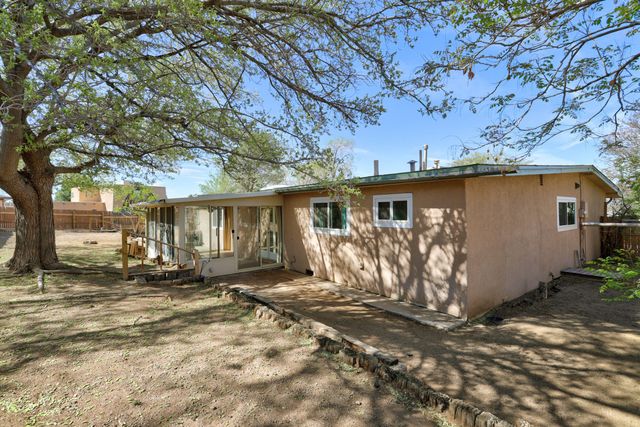 2500 La Charles Drive NE, Albuquerque, NM 87112
