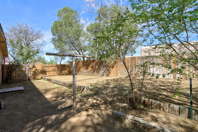 2500 La Charles Drive NE, Albuquerque, NM 87112