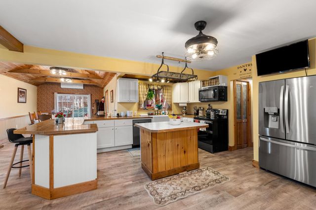 11 Hubbard Hill Road, Greenville, NH 03048