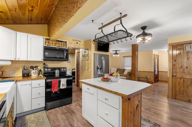 11 Hubbard Hill Road, Greenville, NH 03048