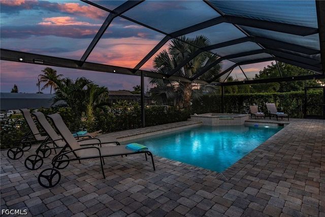 5325 Delano CT, Cape Coral, FL 33904