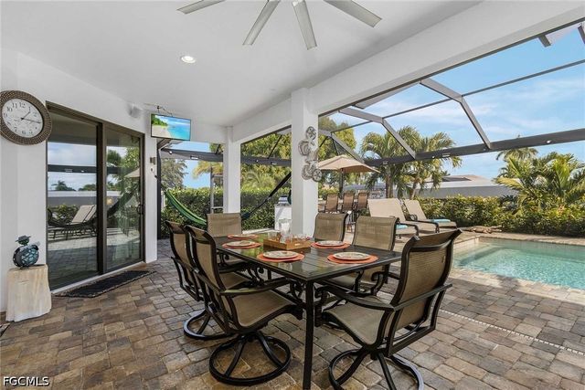 5325 Delano CT, Cape Coral, FL 33904