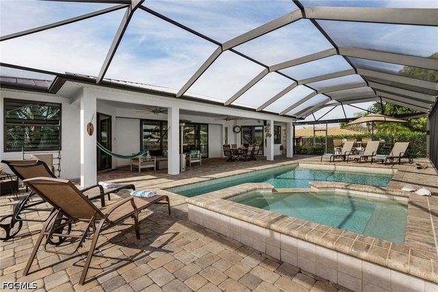 5325 Delano CT, Cape Coral, FL 33904