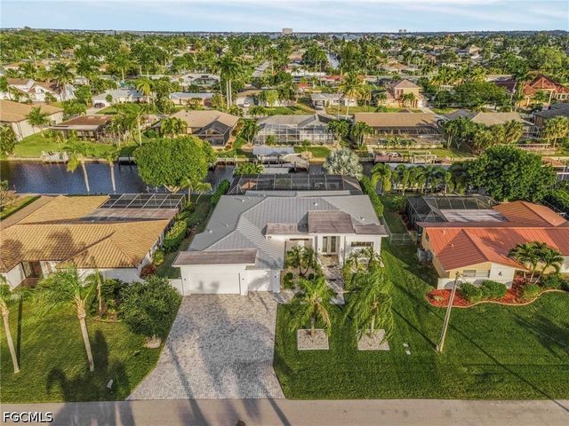 5325 Delano CT, Cape Coral, FL 33904