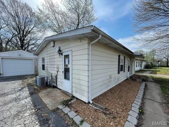 128 Saint Thomas Lane, Cahokia, IL 62206