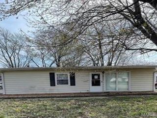 128 Saint Thomas Lane, Cahokia, IL 62206