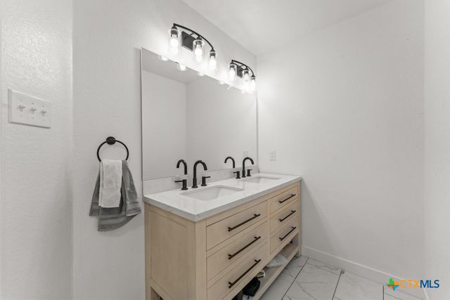 2706 Zephyr Road, Killeen, TX 76543