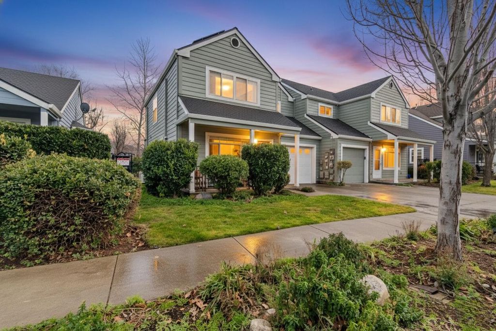 144 Crocker Street, Ashland, OR 97520