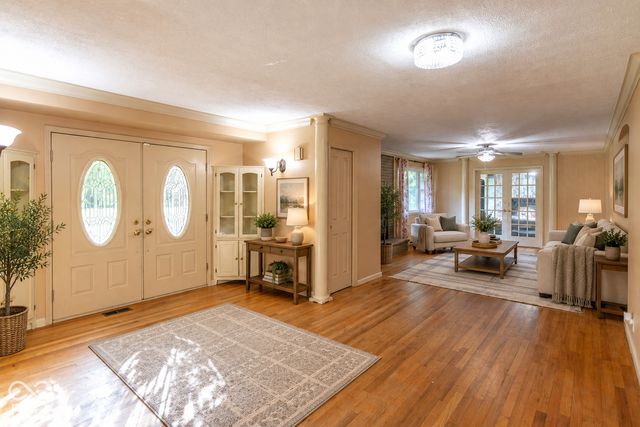 828 Brookside Lane, Plainfield, IN 46168