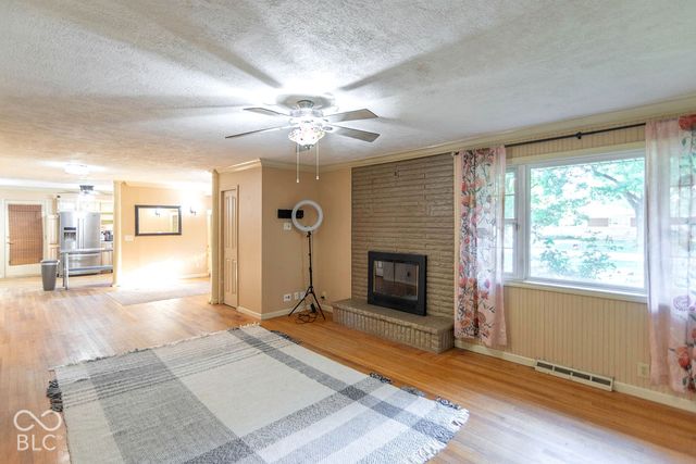 828 Brookside Lane, Plainfield, IN 46168
