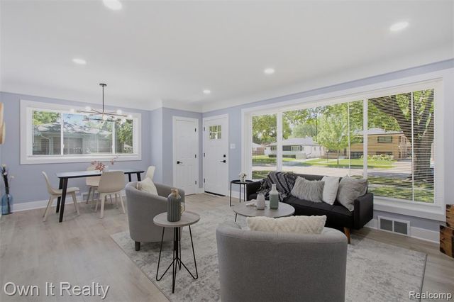 23700 Marlow Street, Oak Park, MI 48237