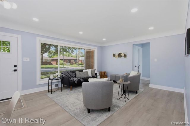 23700 Marlow Street, Oak Park, MI 48237