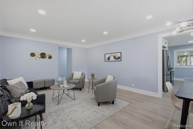 23700 Marlow Street, Oak Park, MI 48237