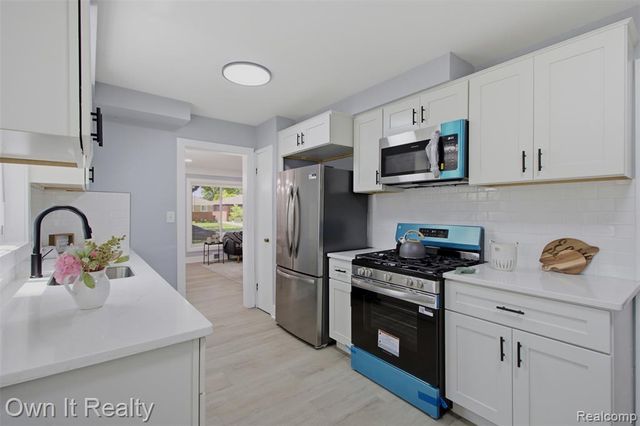 23700 Marlow Street, Oak Park, MI 48237