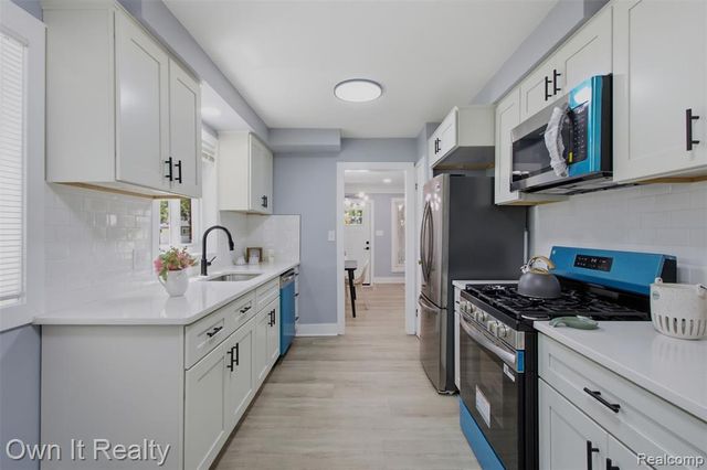 23700 Marlow Street, Oak Park, MI 48237