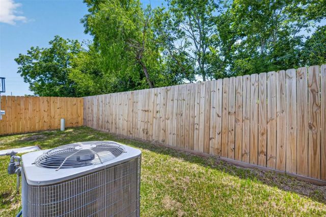 8135 Esther Acres Lane, Houston, TX 77088