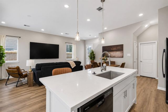 8135 Esther Acres Lane, Houston, TX 77088