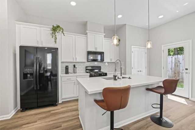 8135 Esther Acres Lane, Houston, TX 77088