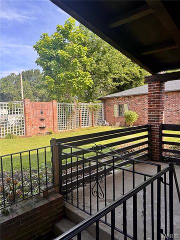 6413-6415 Bradley Avenue, St Louis, MO 63139