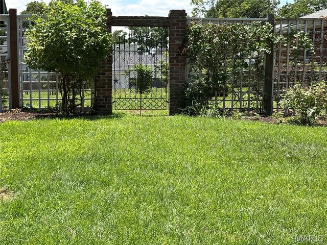 6413-6415 Bradley Avenue, St Louis, MO 63139
