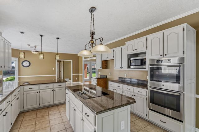 1030 COURTFIELD CV, Collierville, TN 38017
