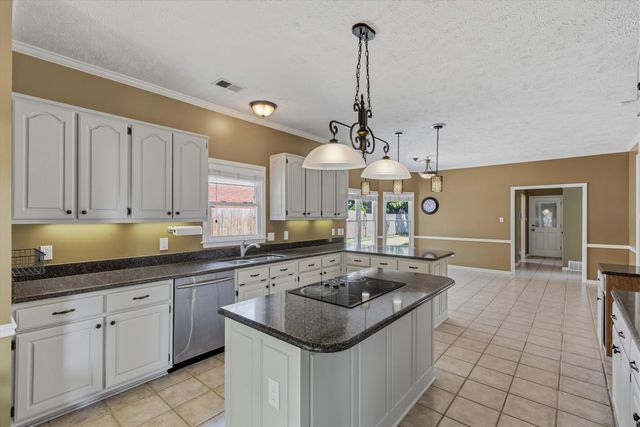 1030 COURTFIELD CV, Collierville, TN 38017