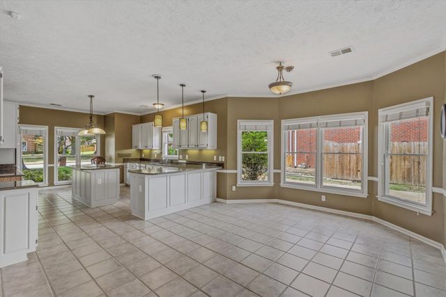 1030 COURTFIELD CV, Collierville, TN 38017