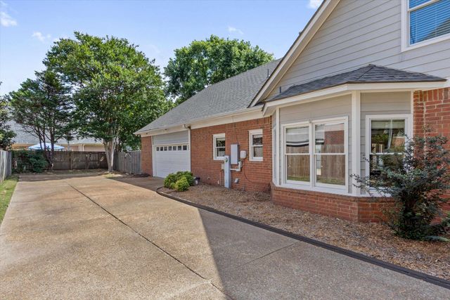 1030 COURTFIELD CV, Collierville, TN 38017