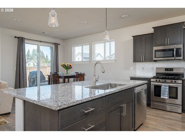 37451 PINK St, Sandy, OR 97055