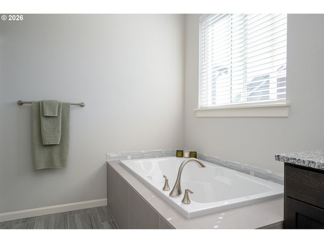 37451 PINK St, Sandy, OR 97055