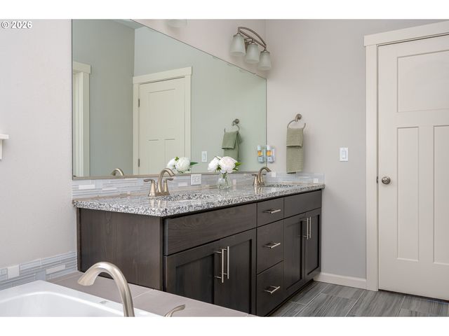 37451 PINK St, Sandy, OR 97055